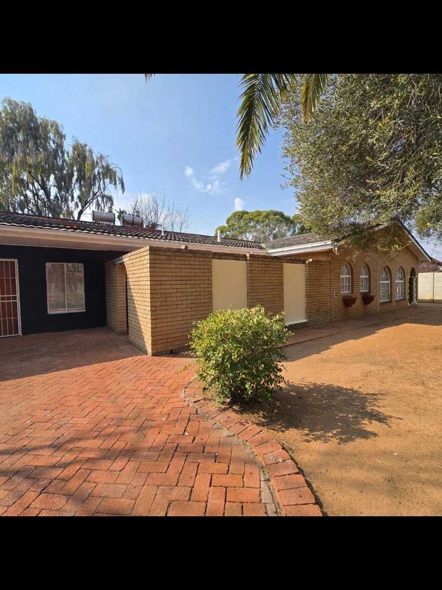 14 Bedroom Property for Sale in Brandwag Free State